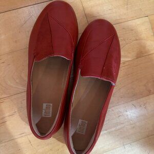Fitflop |  Red Loafer with Suede detail W6.5